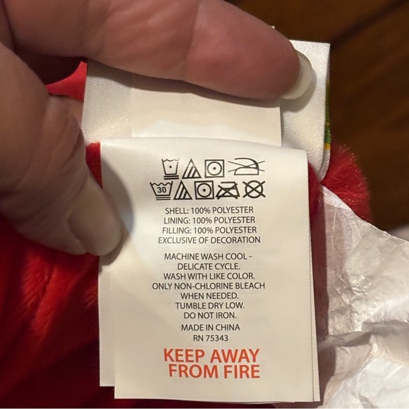 Sesame Street Elmo Faux Fur Cozy Snuggle Tail sleeping bag - Picture 11 of 13